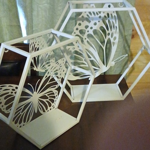 White metal hexagon - white,